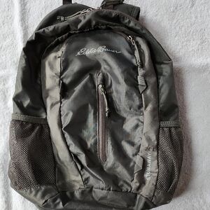 Eddie Bauer Stowaway 20L Unisex Olive Green Backpack Preowned